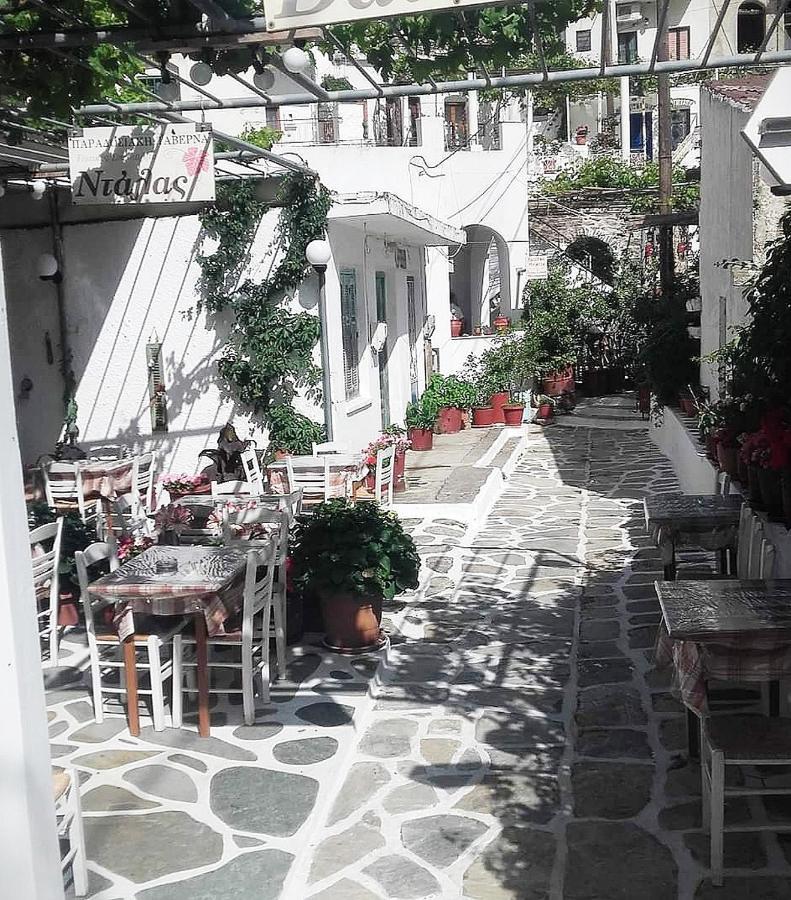 Traditional Family House, Ground Floor With Yard Koronos 外观 照片